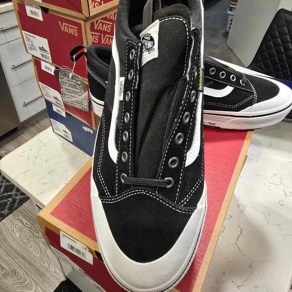 Vans Mte Old Skool Waterproof Black White VN000CVNBA2 Mens Size 13 Shoes NEW - Picture 2 of 12